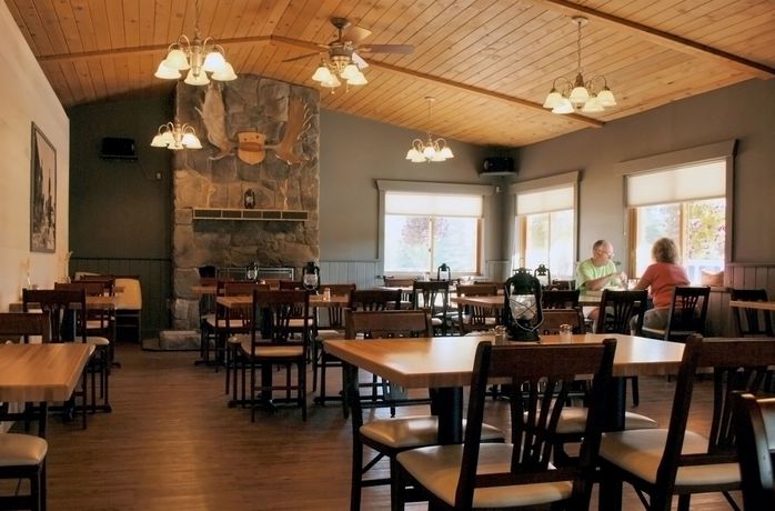 Imagen del bar/restaurante del Hotel Denali Cabins. Foto 2