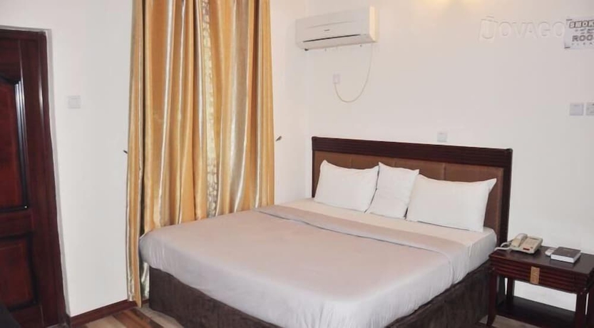 Imagen de la habitación del Hotel Denami Suites. Foto 8