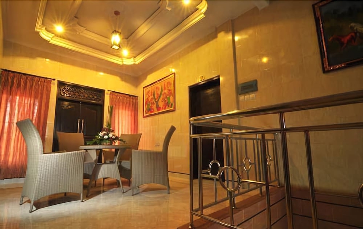Imagen del bar/restaurante del Hotel Denays House. Foto 5