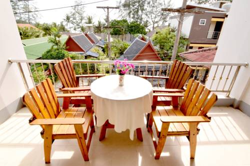 Imagen de la habitación del Hotel Dengs Kamala Resort. Foto 6