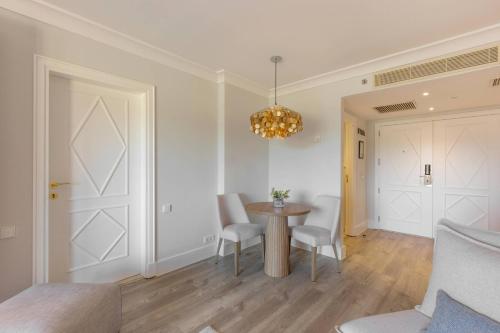 Imagen de la habitación del Hotel Denia la Sella Golf Resort and Spa. Foto 16