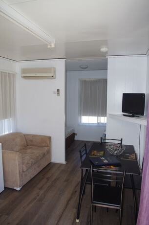 Imagen de la habitación del Hotel Deniliquin Pioneer Tourist Park. Foto 18