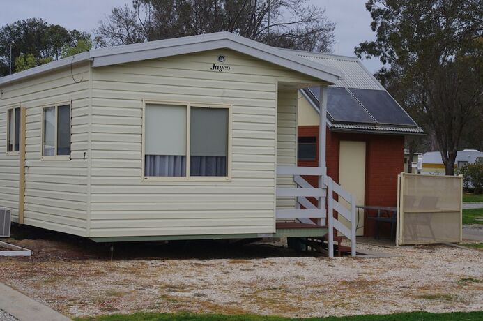 Imagen de la habitación del Hotel Deniliquin Pioneer Tourist Park. Foto 19