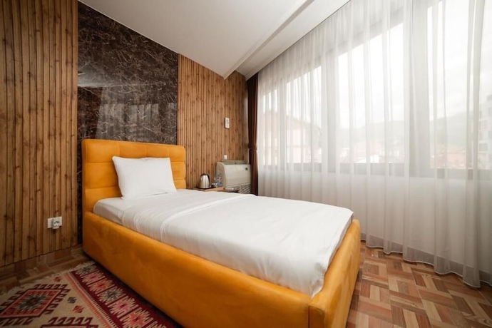 Imagen de la habitación del Hotel Denis. Foto 6