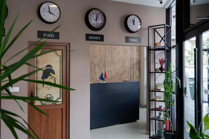 Imagen de los interiores del Hotel Denis. Foto 16