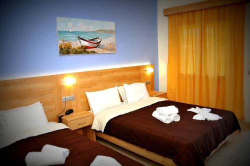Imagen general del Hotel Denis and Bungalows. Foto 4