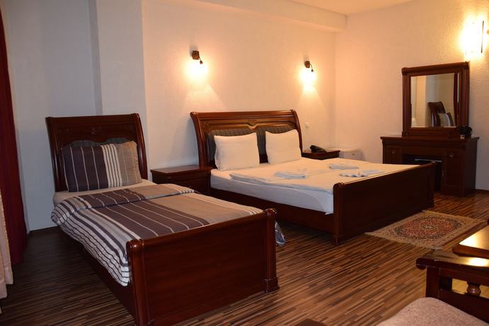 Imagen de la habitación del Hotel Denis and Spa. Foto 5