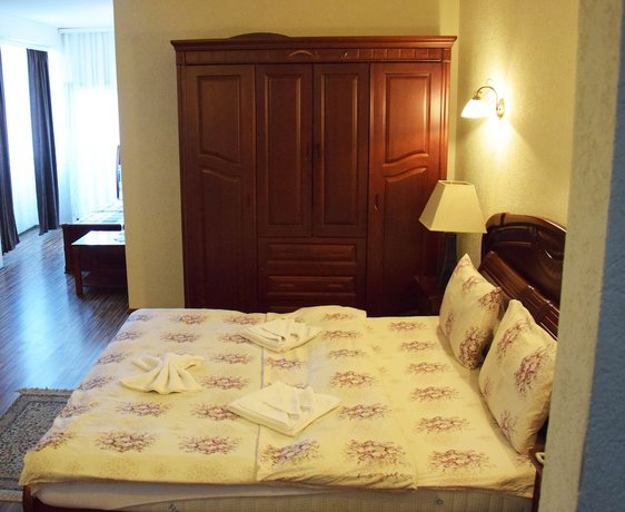 Imagen de la habitación del Hotel Denis and Spa. Foto 7