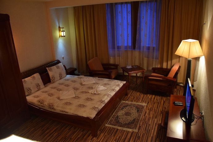 Imagen de la habitación del Hotel Denis and Spa. Foto 9