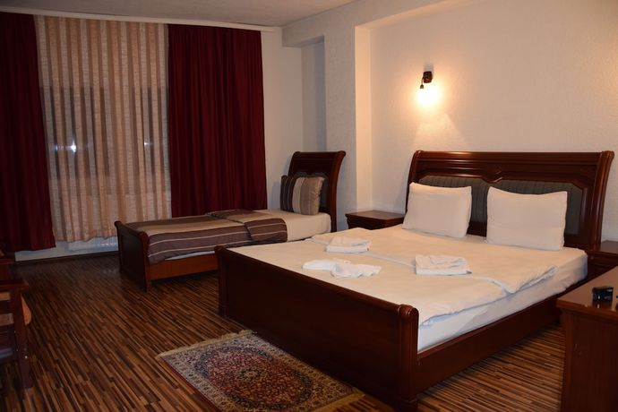 Imagen de la habitación del Hotel Denis and Spa. Foto 15