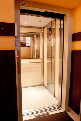 Imagen de los interiores del Hotel Denisa Otopeni. Foto 11