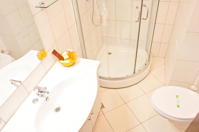 Imagen de la habitación del Hotel Denisa Otopeni. Foto 5