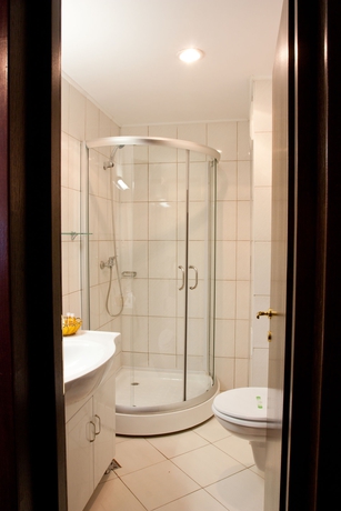 Imagen de la habitación del Hotel Denisa Otopeni. Foto 6