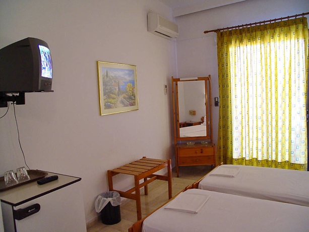 Imagen de la habitación del Hotel Denise, Aloupi. Foto 9