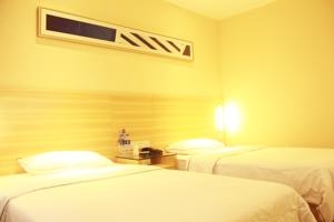 Imagen de la habitación del Hotel Denise, liwan. Foto 2