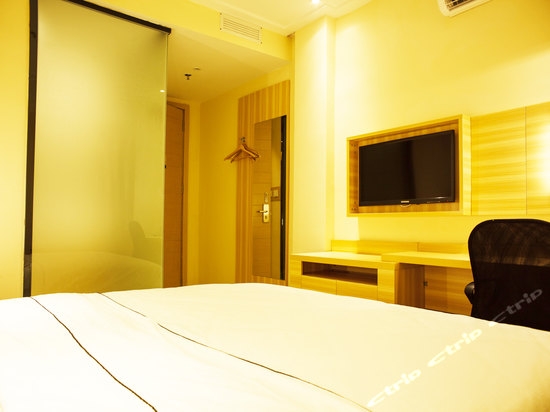Imagen de la habitación del Hotel Denise, liwan. Foto 4