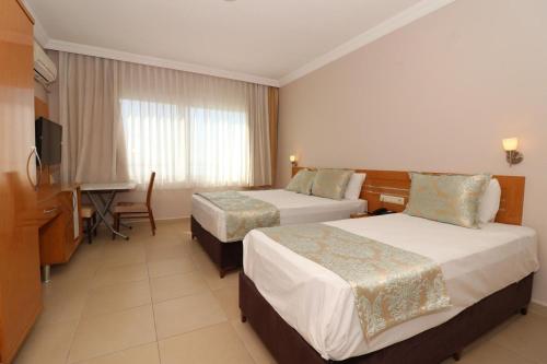 Imagen general del Hotel Denizkumu. Foto 10