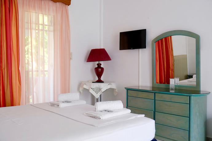 Imagen de la habitación del Hotel Dennis. Foto 6