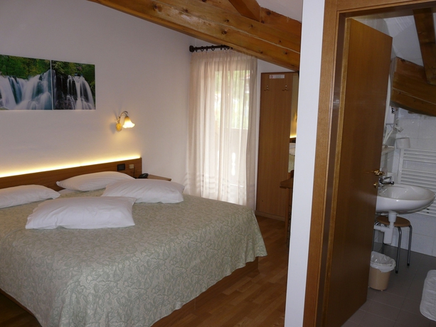 Imagen de la habitación del Hotel Denny. Foto 11