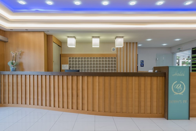 Imagen de los interiores del Hotel Denny\'s Inn. Foto 9
