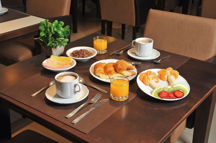 Imagen del bar/restaurante del Hotel Denver. Foto 2