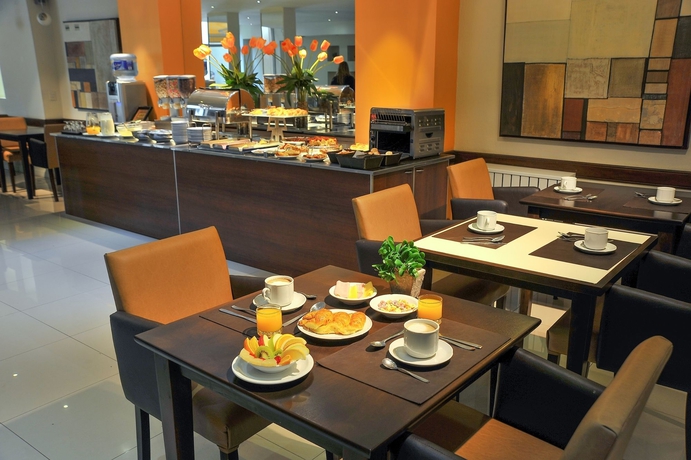 Imagen del bar/restaurante del Hotel Denver. Foto 3