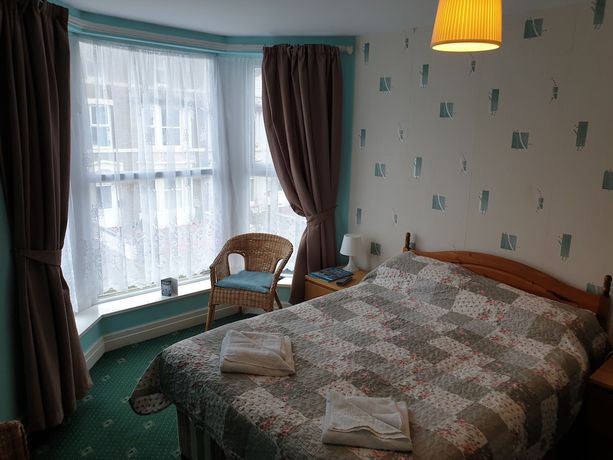 Imagen de la habitación del Hotel Denville. Foto 5