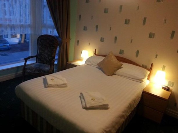 Imagen de la habitación del Hotel Denville. Foto 8