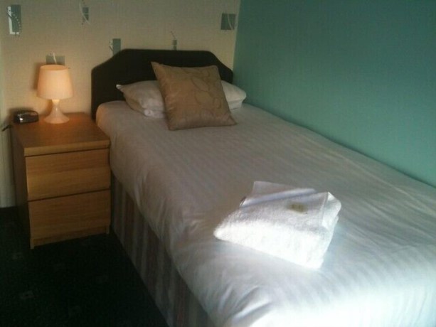 Imagen de la habitación del Hotel Denville. Foto 11