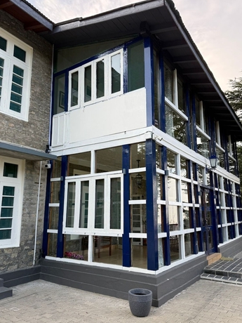 Imagen general del Hotel Deodar Manor - A Luxury Stay in Khajjiar. Foto 2