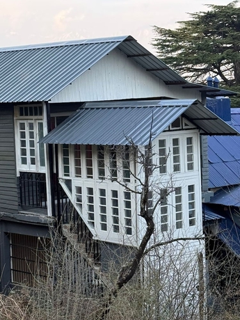 Imagen general del Hotel Deodar Manor - A Luxury Stay in Khajjiar. Foto 5