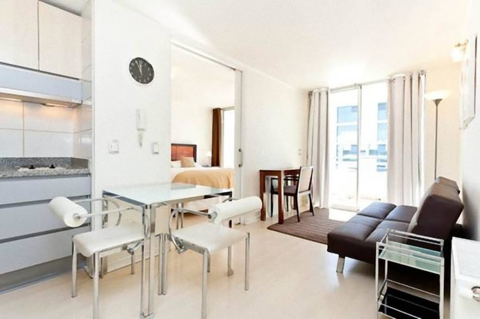 Imagen de la habitación del Hotel Departamentos Amoblados Costa Lyon. Foto 7