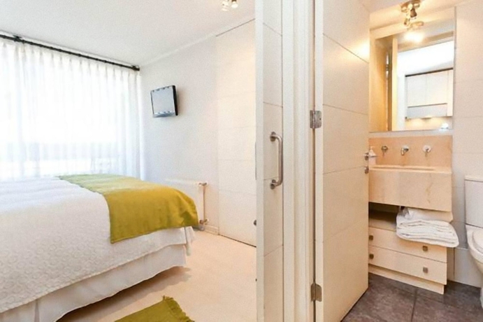 Imagen de la habitación del Hotel Departamentos Amoblados Costa Lyon. Foto 10