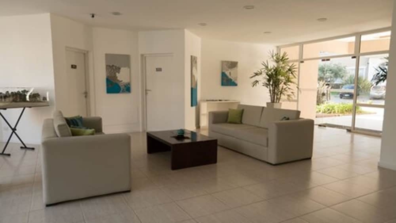 Imagen de los interiores del Hotel Departamentos SEA POINT By DandG. Foto 15