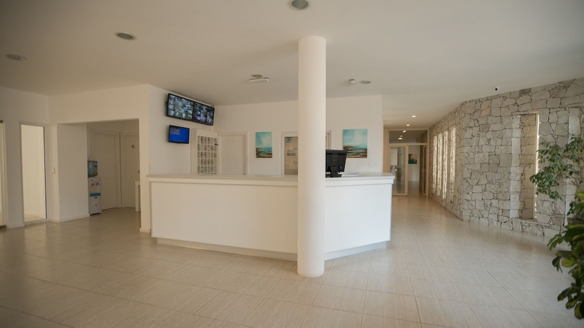 Imagen de los interiores del Hotel Departamentos SEA POINT By DandG. Foto 16
