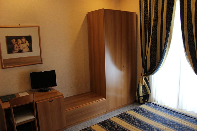 Imagen de la habitación del Hotel Dependance Hotel Dei Consoli. Foto 5