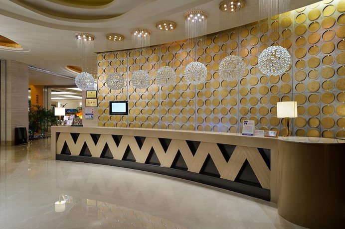 Imagen de la piscina del Hotel Depo Hotel. Foto 18