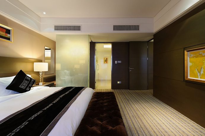 Imagen de la piscina del Hotel Depo Hotel. Foto 19