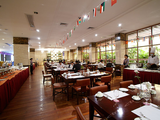 Imagen del bar/restaurante del Hotel Deqing Argos Resort. Foto 3