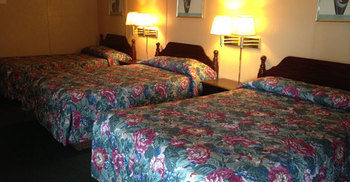 Imagen de los interiores del Hotel Dequeen Courtyard Inn. Foto 5