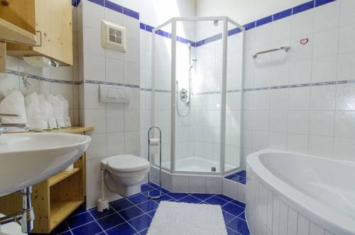 Imagen de la habitación del Hotel Der Dolomitenhof - Tristach. Foto 7