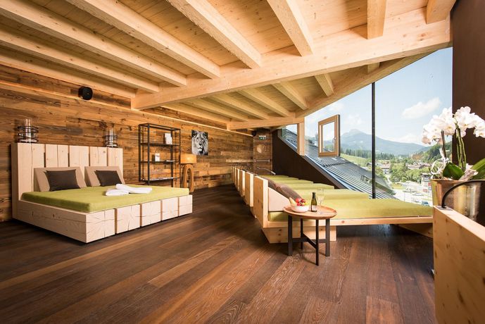 Imagen de la piscina del Hotel Der L&ouml;we Leogang. Foto 15