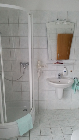 Imagen de la habitación del Hotel Der Quellenhof. Foto 8