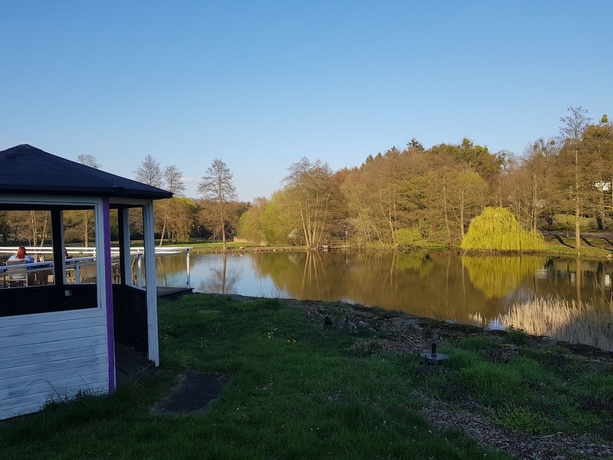 Imagen de los exteriores del Hotel Der Quellenhof. Foto 11