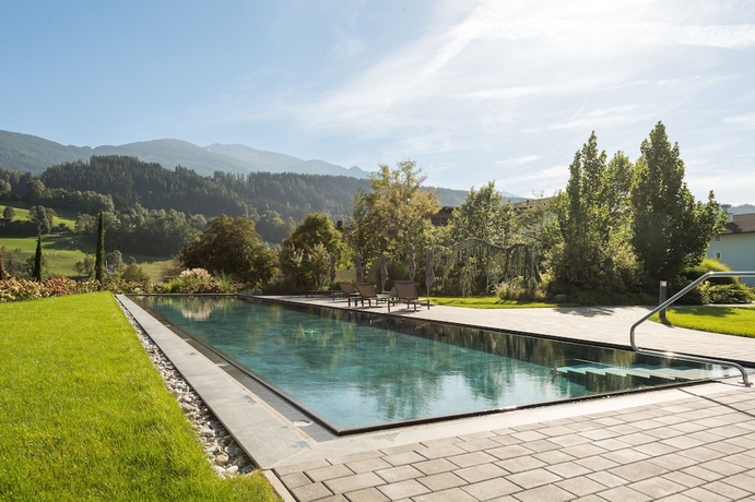 Imagen de la piscina del Hotel Der Reschenhof. Foto 18
