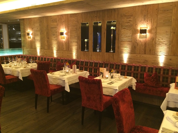 Imagen del bar/restaurante del Hotel Der Rindererhof. Foto 2