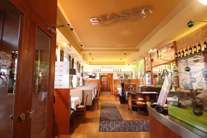 Imagen del bar/restaurante del Hotel Der Stasta. Foto 4