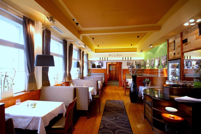 Imagen del bar/restaurante del Hotel Der Stasta. Foto 5