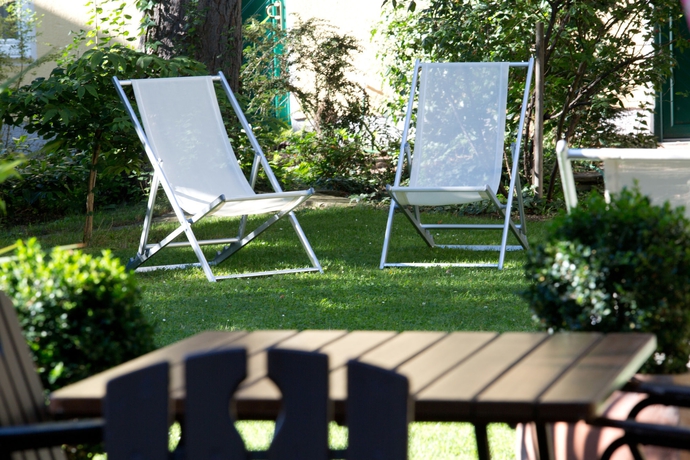 Imagen de los exteriores del Hotel Der Stasta. Foto 11