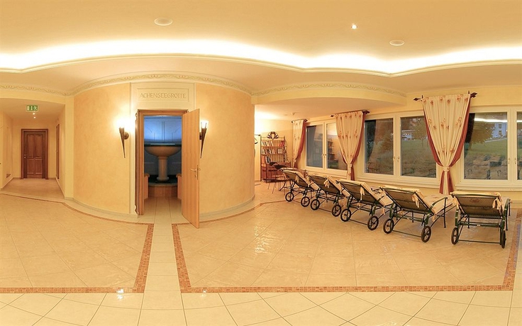 Imagen de la piscina del Hotel Der Wiesenhof. Foto 15